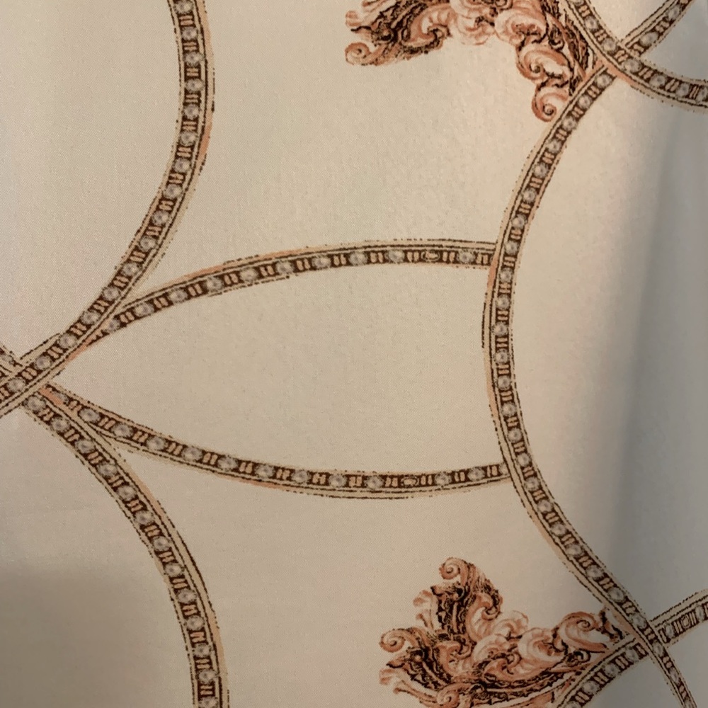 Pretty silky shirt! - Picture 3 of 5